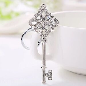 NEW Sparkling Knot Rhinestone Key bag charm/keychain